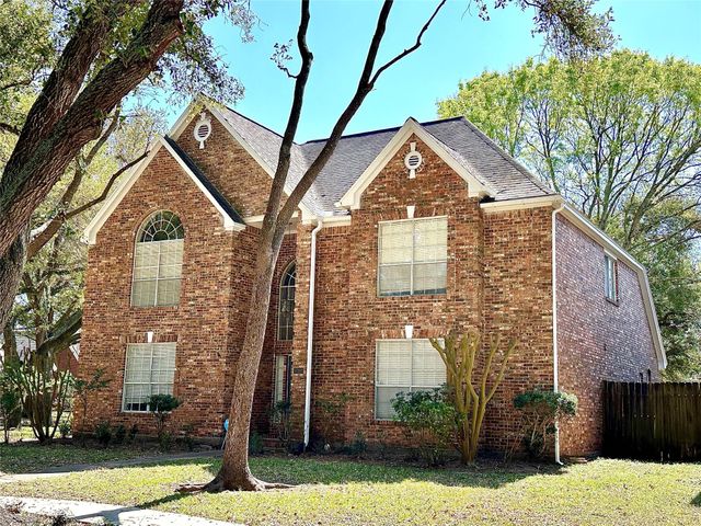 3302 Richland Drive, Sugar Land, TX 77478