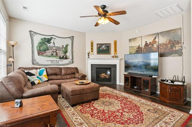210 Linfoot CT, Williamsburg, VA 23185