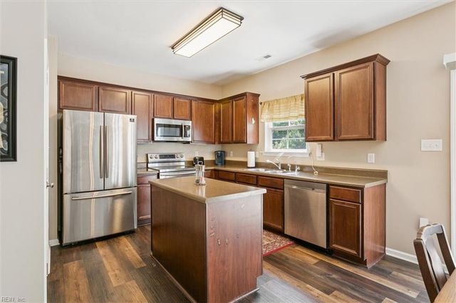 210 Linfoot CT, Williamsburg, VA 23185