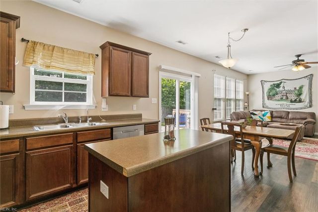 210 Linfoot CT, Williamsburg, VA 23185