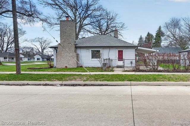 24304 Carlysle Street, Dearborn, MI 48124