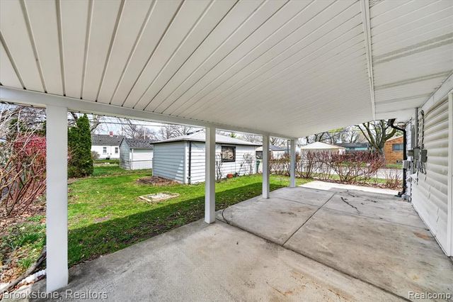 24304 Carlysle Street, Dearborn, MI 48124