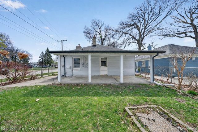 24304 Carlysle Street, Dearborn, MI 48124