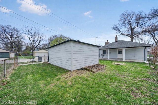 24304 Carlysle Street, Dearborn, MI 48124