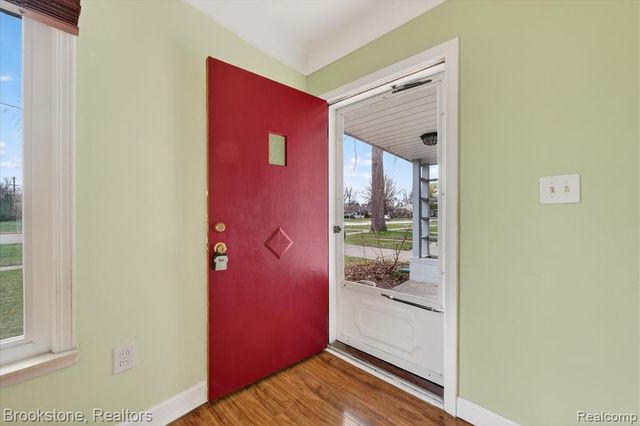 24304 Carlysle Street, Dearborn, MI 48124