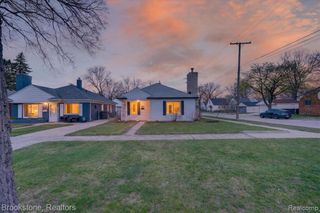 24304 Carlysle Street, Dearborn, MI 48124