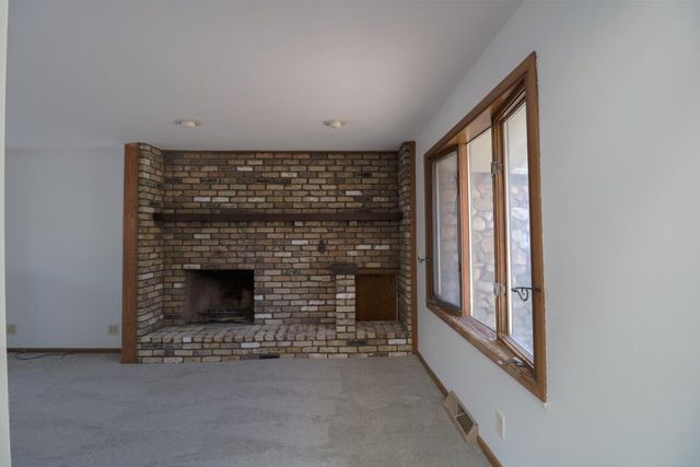 28609 Martha COURT, Waterford, WI 53185