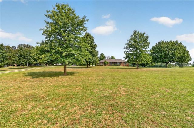 40822 E 116th Street, Richmond, MO 64085