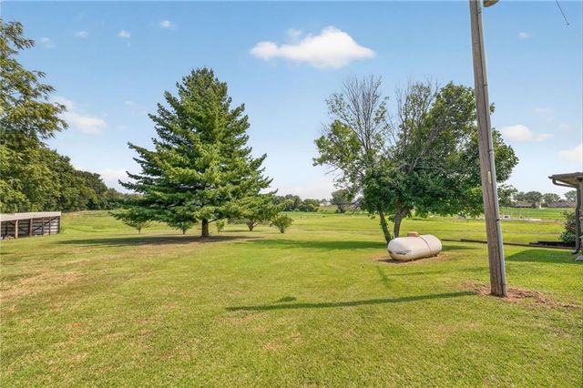 40822 E 116th Street, Richmond, MO 64085