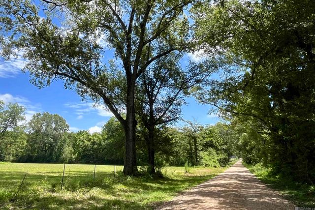04 Hokaday Rd, Slaughter, LA 70777