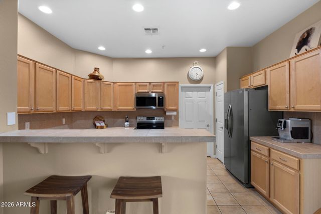 19550 N GRAYHAWK Drive 2063, Scottsdale, AZ 85255