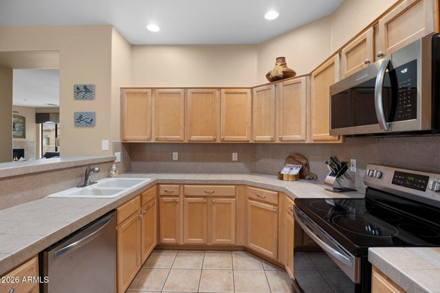 19550 N GRAYHAWK Drive 2063, Scottsdale, AZ 85255