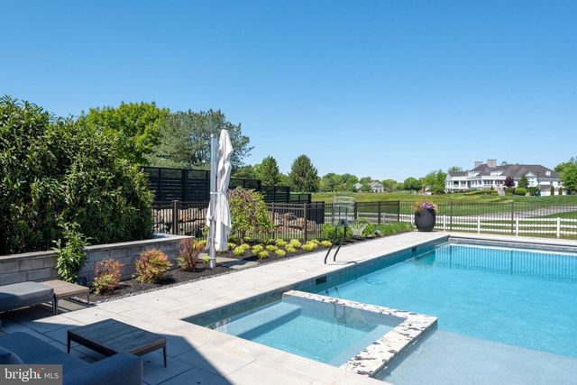 685 FLEETWOOD DR, Lititz, PA 17543