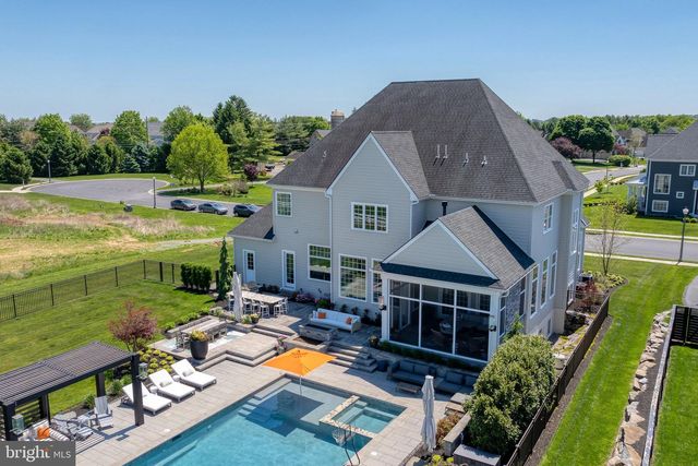 685 FLEETWOOD DR, Lititz, PA 17543