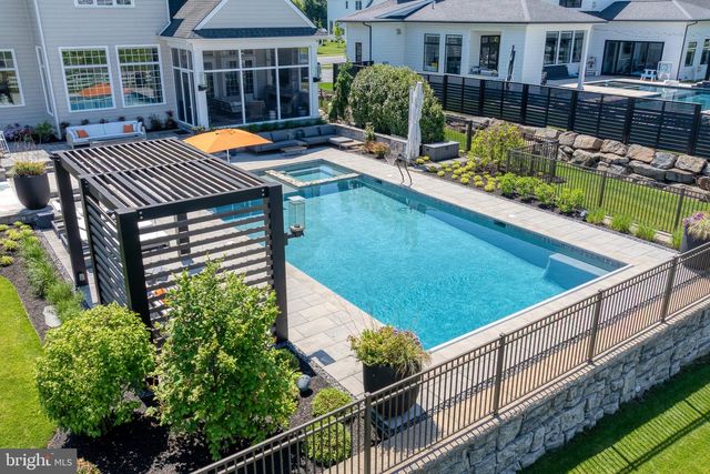 685 FLEETWOOD DR, Lititz, PA 17543