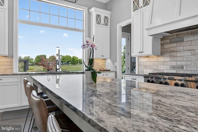 685 FLEETWOOD DR, Lititz, PA 17543