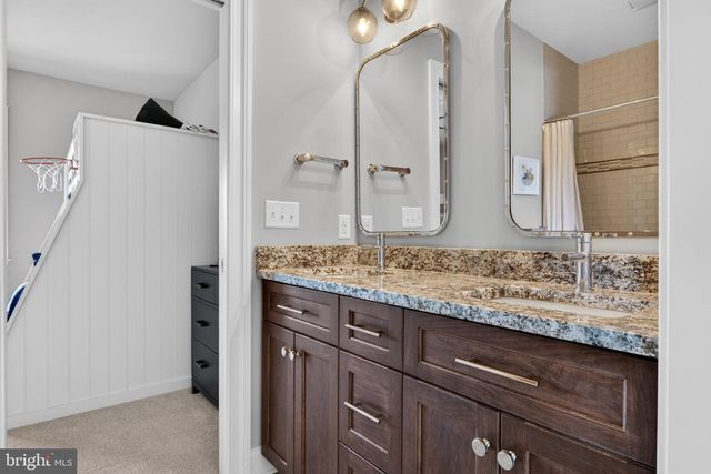 685 FLEETWOOD DR, Lititz, PA 17543