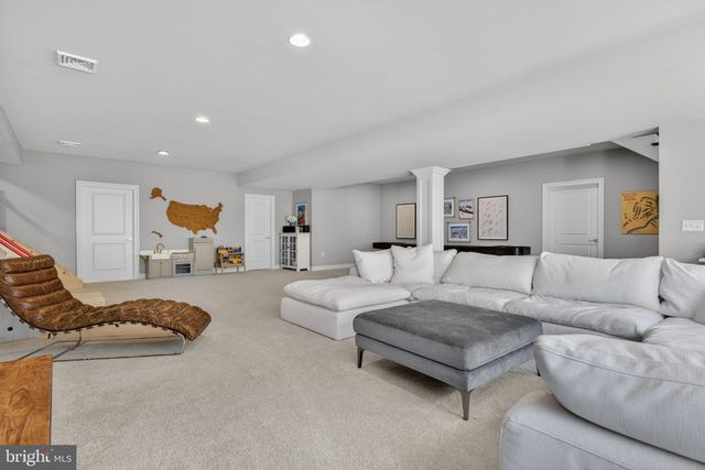 685 FLEETWOOD DR, Lititz, PA 17543
