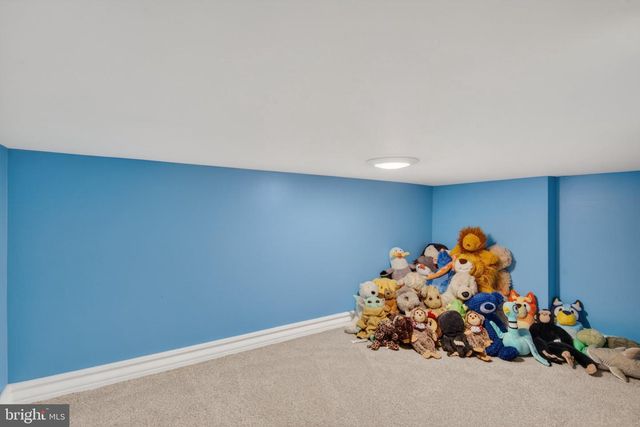 685 FLEETWOOD DR, Lititz, PA 17543