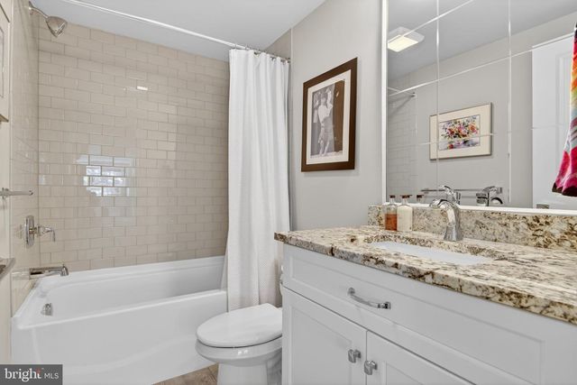 685 FLEETWOOD DR, Lititz, PA 17543