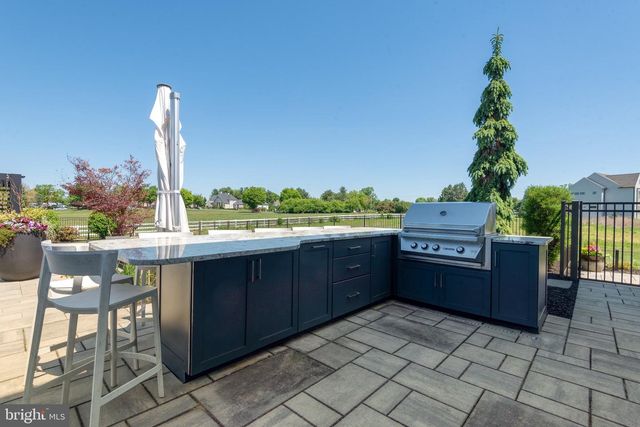 685 FLEETWOOD DR, Lititz, PA 17543