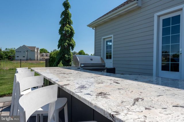 685 FLEETWOOD DR, Lititz, PA 17543