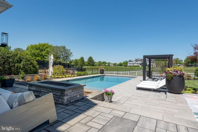 685 FLEETWOOD DR, Lititz, PA 17543