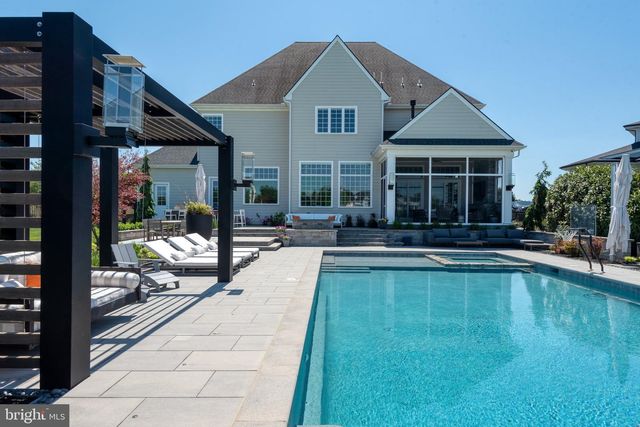 685 FLEETWOOD DR, Lititz, PA 17543