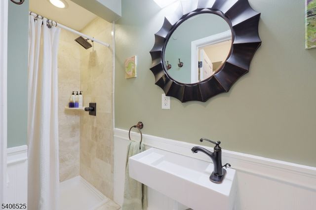 18 Birchwood Ln, North Haledon Boro, NJ 07508