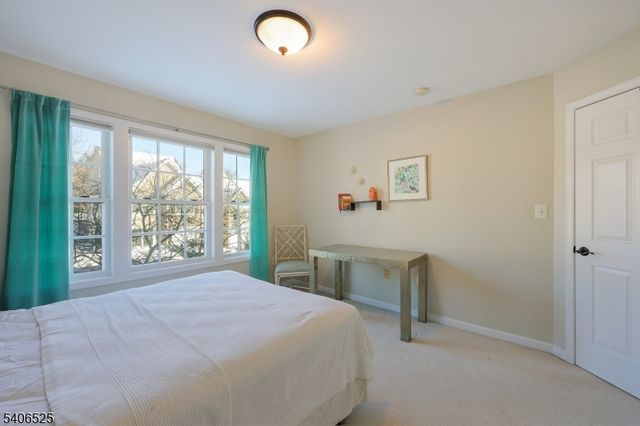 18 Birchwood Ln, North Haledon Boro, NJ 07508