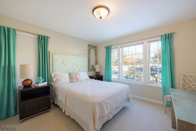 18 Birchwood Ln, North Haledon Boro, NJ 07508