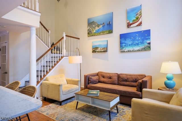 18 Birchwood Ln, North Haledon Boro, NJ 07508