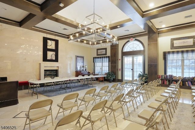 18 Birchwood Ln, North Haledon Boro, NJ 07508