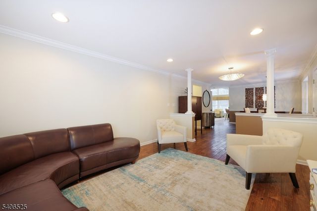 18 Birchwood Ln, North Haledon Boro, NJ 07508