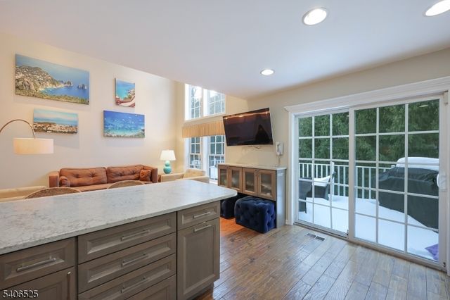 18 Birchwood Ln, North Haledon Boro, NJ 07508