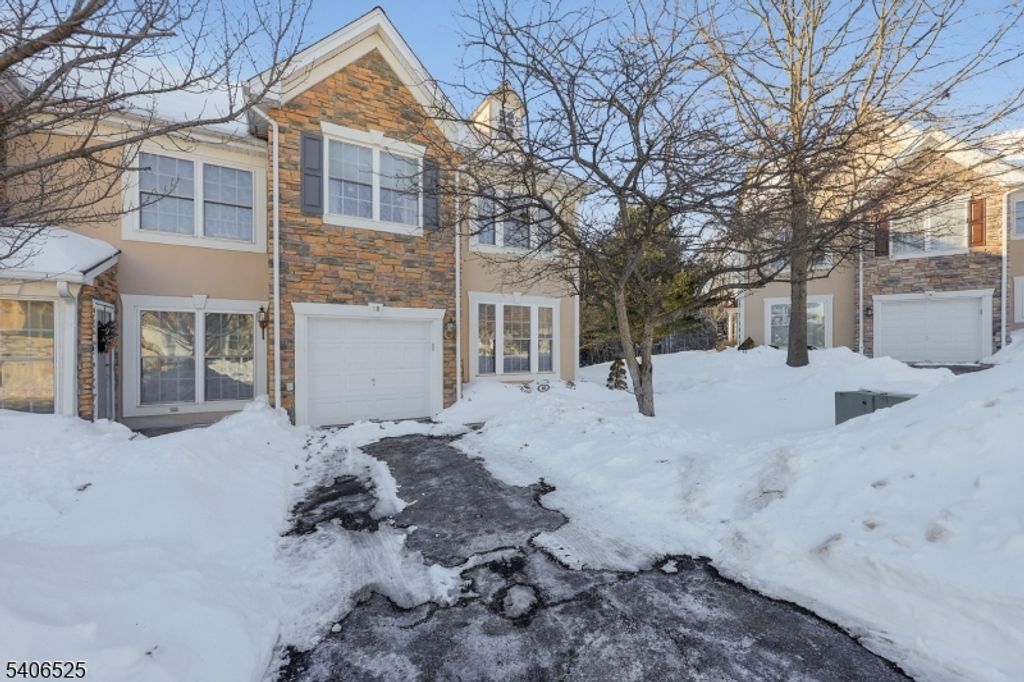 18 Birchwood Ln, North Haledon Boro, NJ 07508