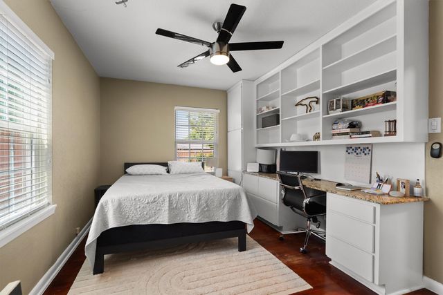 1228 S Pine Street, Grapevine, TX 76051