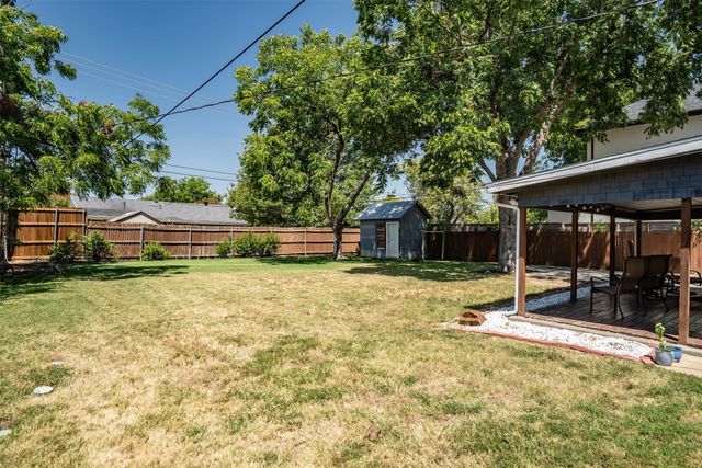 1228 S Pine Street, Grapevine, TX 76051