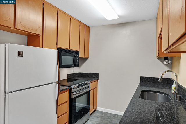 5020 Valley Crest Dr 110, Concord, CA 94521