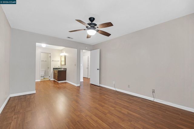 5020 Valley Crest Dr 110, Concord, CA 94521