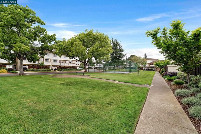 5020 Valley Crest Dr 110, Concord, CA 94521