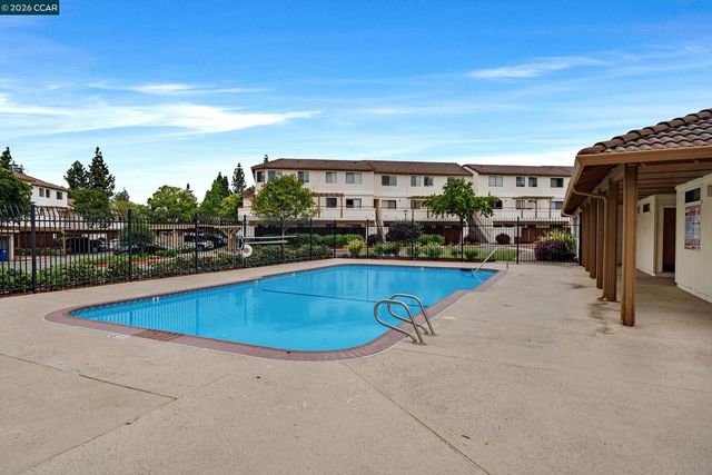 5020 Valley Crest Dr 110, Concord, CA 94521