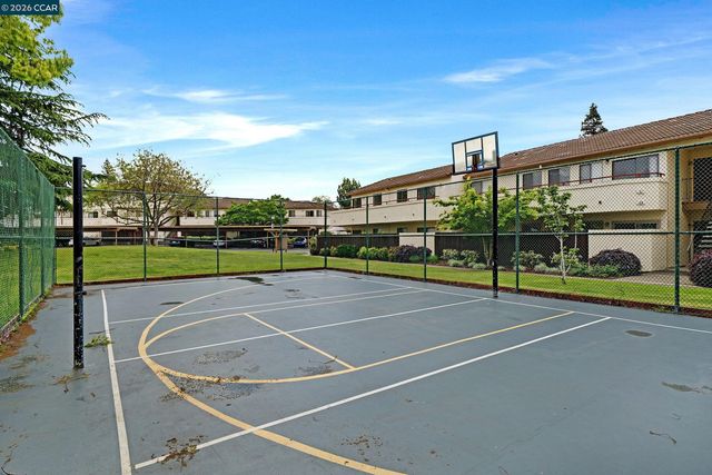 5020 Valley Crest Dr 110, Concord, CA 94521