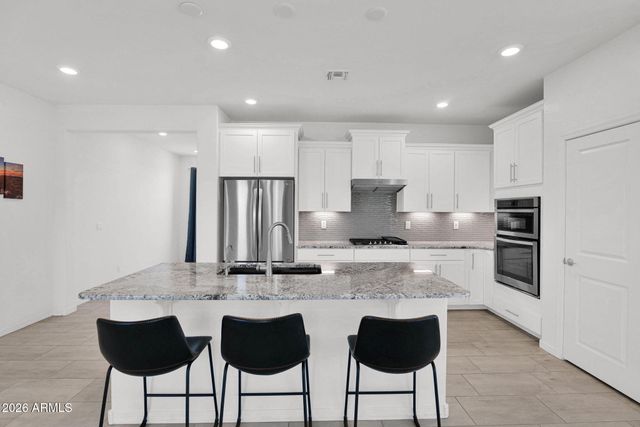 1012 W CANYONLANDS Court, San Tan Valley, AZ 85140