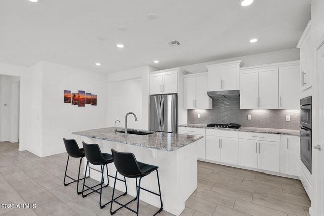1012 W CANYONLANDS Court, San Tan Valley, AZ 85140