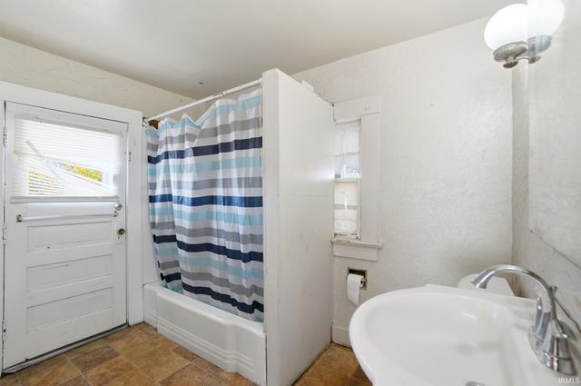 2315 California Avenue, Fort Wayne, IN 46805