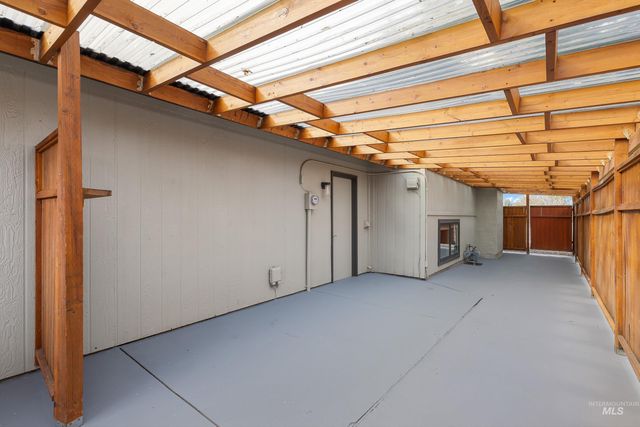 747 Spyglass Way, Eagle, ID 83616