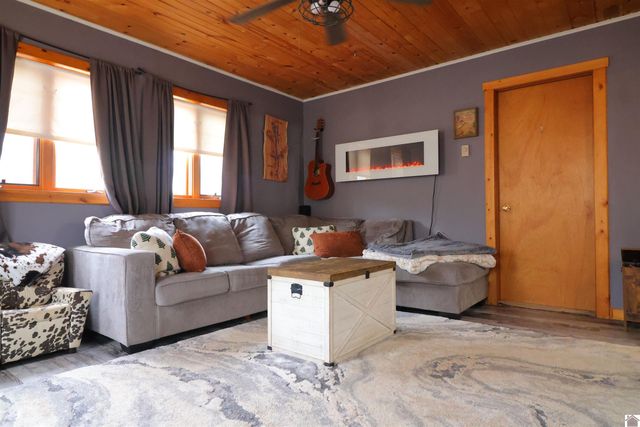 43 Barnacle Dr, New Concord, KY 42076