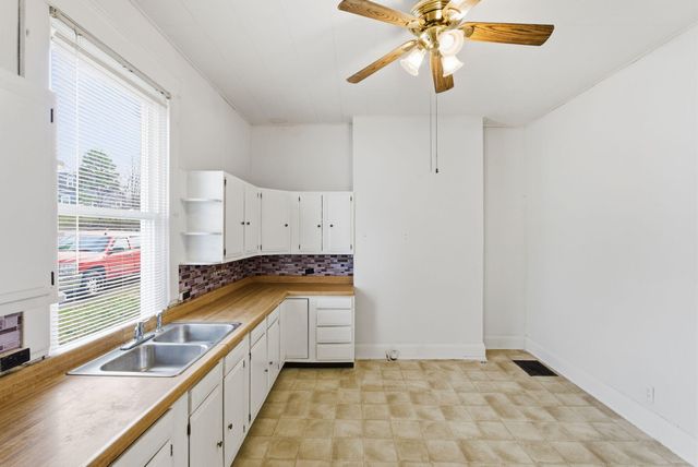 242 Wilson Avenue, Cynthiana, KY 41031