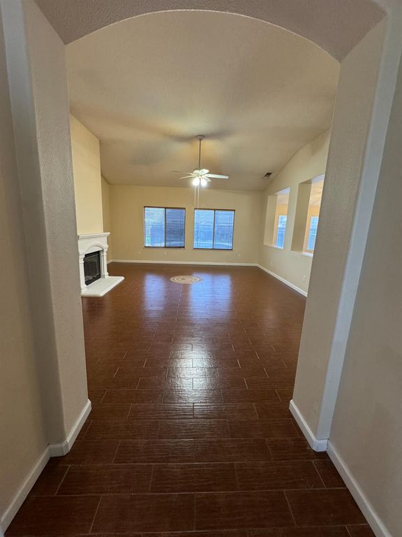 Image 2 of property listing at 5731 N Tracy Avenue, Fresno, CA 93722